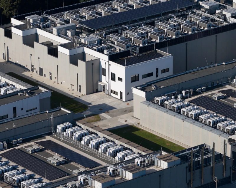 AdobeStock_1905420353 energia-per-data-center-n1